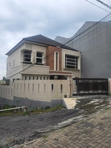 Disewakan Rumah Mewah Bebas Banjir Komplek Bukit Sari Semarang