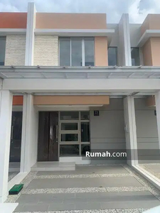 SEWA RUMAH PIK 2 TERMURH UKURAN 4.5X10 2 LANTAI CLUSTER BAGUS MURAH