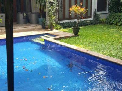 For Rent Sewa Rumah Mewah Murah Banguna 1 Lantai Taman Besar Siap Huni Big Garden Harga Murah Negosiable di Kemang Dalam Kemang Jakarta Selatan