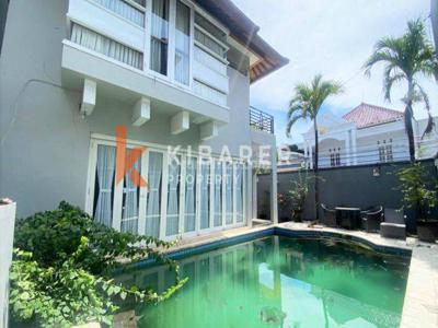 Homey Four Bedroom Enclosed Living Room Villa Situated In Kuta Yrr3102