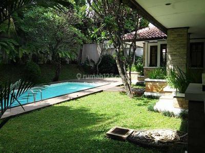 Nice Pool And Garden, Near To Tb.simatupang/tol Access