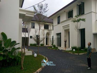Rumah 2 Lantai Mediterania Private Pool di Kemang Jakarta Selatan