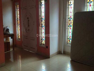 Rumah Bagus 2 Lantai Unfurnished SHM Lokasi Sarijadi, Bandung