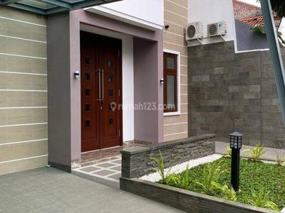 Rumah Bagus Semi Furnished di Jalan Mendawai, Jakarta Selatan