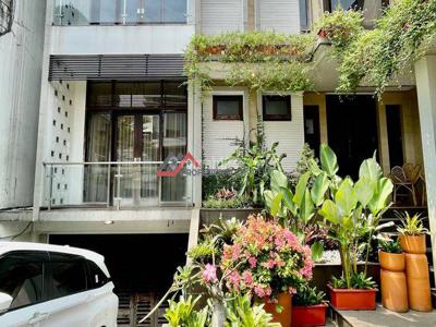 Rumah Fully Furnished Siap Huni Dekat MRT Dalam Townhouse Jakarta Selatan
