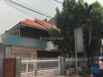 Rumah Pinggir Jalan Raya dan Cocok untuk Area Komersil @Kayu Putih, Pulo Gadung