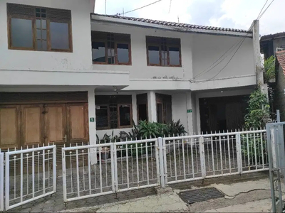 Dijual Rumah 2 Lantai 5 KT 5 KM Dalam Komplek IPTN Cimahi Strategis