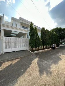 Dijual rumah baru design modern dlm komplet elit siap huni di tebet