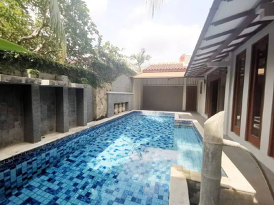 Dijual Rumah Mewah ada Pool di Bintaro Sektor 8