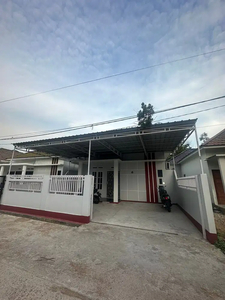 Dijual Rumah Siap Huni di Jl. Ampera, Komp. Villa Ihqsan