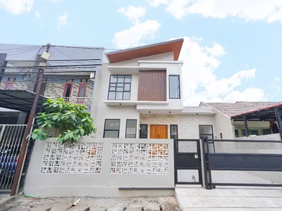 Rumah 2 Lantai Bagus Siap Huni di Nusaloka BSD, Dekat Pasar Modern