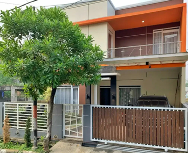 Rumah 2 Lantai di jual Cepat Strategis di Cluster pasir impun.