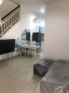 Rumah 2 Lantai Disewakan Full Furnished di Layar Permai PIK