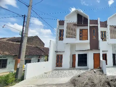 Rumah Baru Mewah 85m2 di Ngemplak, Kartasura, Solo