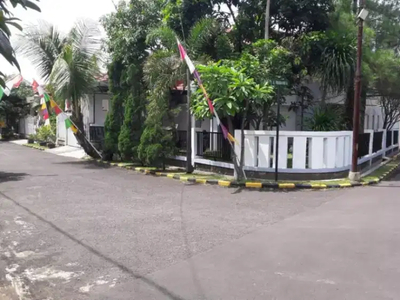 Rumah Dijual Cepat Hoek Siap Huni di Antapani