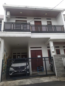 Rumah Murah Cocok untuk tempat usaha di Antapani Bandung