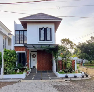 Rumah Posisi Hook Bintaro JakSel Semi Furnish ada Kolam Renang