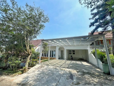 RUMAH VILLA ASRI TYPE DOWNSLOPE DI KOMPLEK EXCLUSIVE RESORT DAGO PAKAR