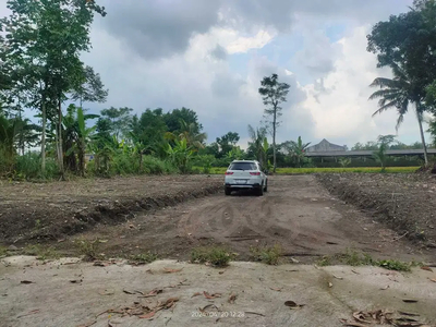 Tanah DIjual Jogja 2 Kilometer Timur Kampus UII Jakal Km 14, SHM Inves