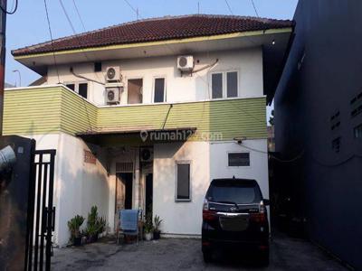 Rumah 2 Lantai 7 Kamar Tidur Jakarta Timur