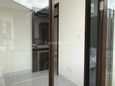 Rumah di Lavon Swan City Tangerang Loaksi Strategis