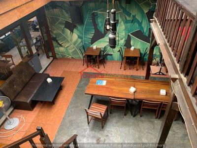 Disewakan Rumah besar di jalan Riau cocok untuk kafe/resto/butik