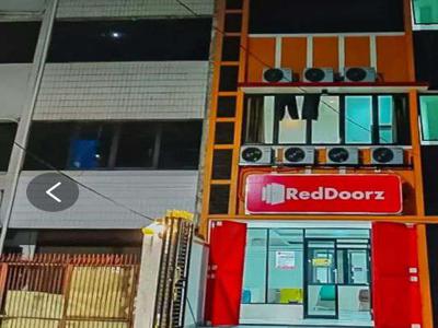 Hotel Guest House Reddoorz Aktif Startegis Gunung Sahari Jakarta Pusat