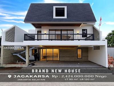 Brand New house Jagakarsa jaksel