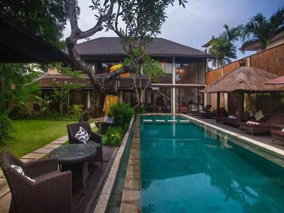 Dijual villa batu belig seminyak