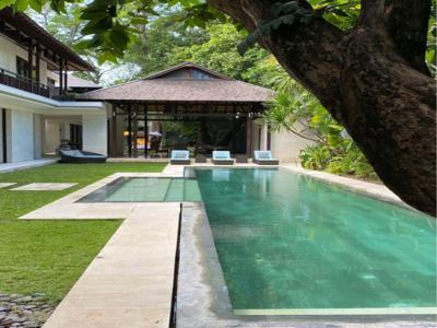 Dijual villa Seminyak Kuta Utara Badung Bali