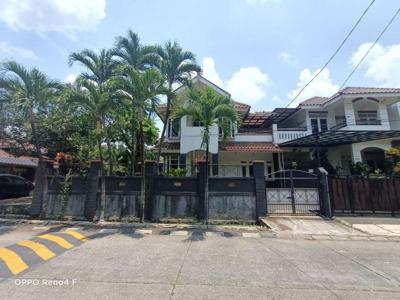 Disewakan Rumah Pinggir Jalan di Bukit Cimanggu City