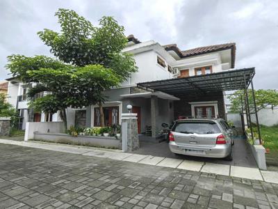 Rumah 2 Lantai Dalam Perum di Jombor, Jl. Magelang Km 6, Sleman