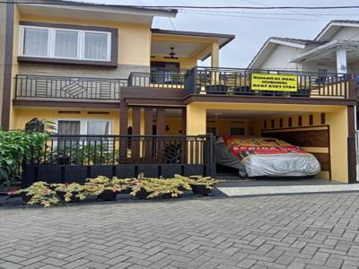 Rumah 2 Lantai Desain Bagus Murah dan Strategis di Oma Batu