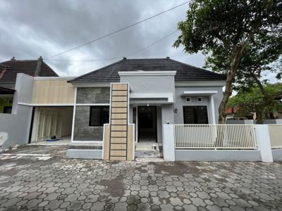 Rumah Bagus Minimalis Cantik SHM di Jl Palagan Km 9, Sleman