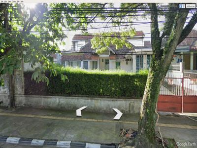 Rumah di Jl Brig Jend Katamso dlm zona komersial kota Bandung