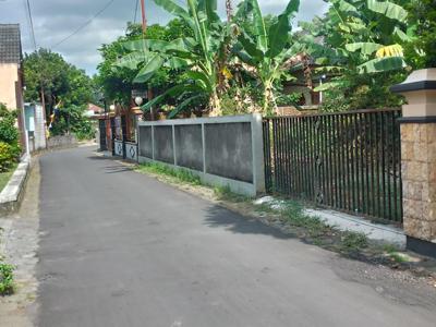 Tanah di barat Pasar Sleman Jl magelang sleman yogyakarta