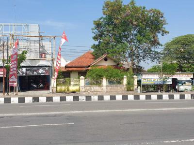 RUMAH KARANGANYAR KOTA JALAN LAWU