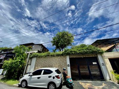 Villa minimalis padang Griya Denpasar Bali