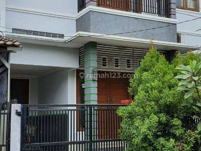 Disewakan Rumah 2Lantai Full Furnished di Taman galaxy, Bekasi