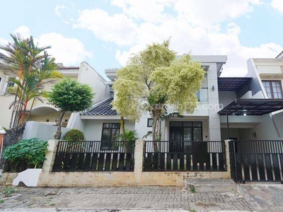 Rumah 2 Lantai Bagus Semi Furnished SHM di Puspita Loka, Tangerang