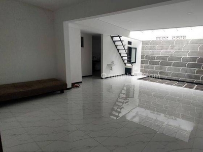 Rumah Bagus Siap Huni di sayap jl. BKR Kota Bandung