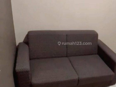 Dekat binus Apartemen Sudirman Suites 2 Kamar Tidur Bagus Furnished