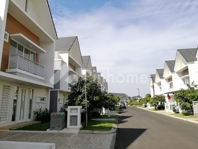 Disewakan Rumah Premium Dekat Kereta Cepat di Summarecon Bandung Rp70 Juta/tahun | Pinhome