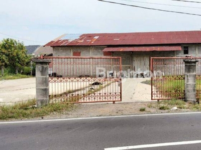 Gudang dengan lahan yang luas, nol jalan. cocok untuk industri