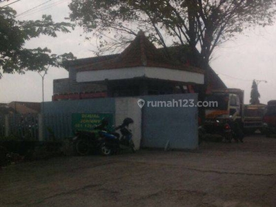 Gudang Siap Pakai di Jalan Brigjend Sudiarto, Semarang