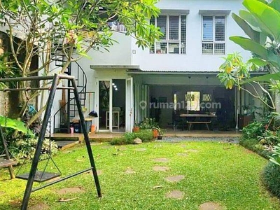 Rumah 2 Lantai Minimalis Ada Taman Belakang Luas di Bintaro Jaya Sektor 9