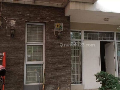 Rumah 2 lantai SHM model minimalis dan har ga terjangkau