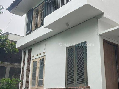 Rumah 2 Lantai Siap Huni di Kebayoran Baru, Jakarta Selatan