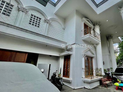 Rumah Desain American Classic Dalam Komplek Pejaten Jakarta Selatan