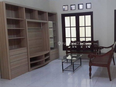 Rumah di Jalan merbabu dago lippo cikarang 2 Lantai siap huni semi furnish